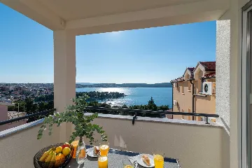 Trogir 2-Bedroom Apartment with Dedicated Parking
