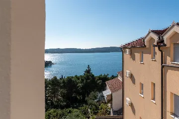 Trogir 2-Bedroom Apartment with Dedicated Parking