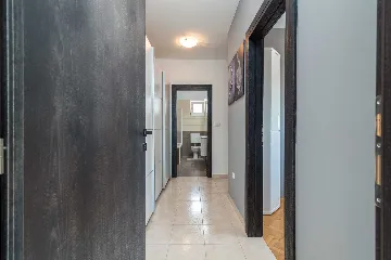 Trogir 2-Bedroom Apartment with Dedicated Parking