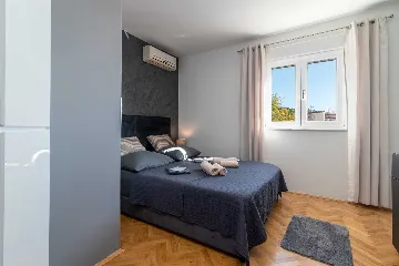 Trogir 2-Bedroom Apartment with Dedicated Parking