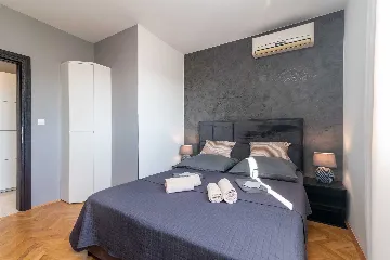 Trogir 2-Bedroom Apartment with Dedicated Parking