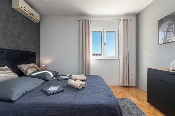 Trogir 2-Bedroom Apartment with Dedicated Parking