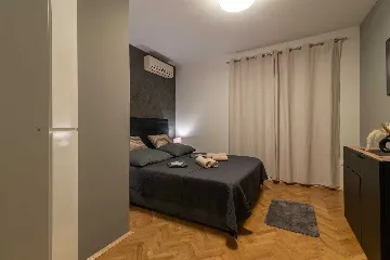 Trogir 2-Bedroom Apartment with Dedicated Parking