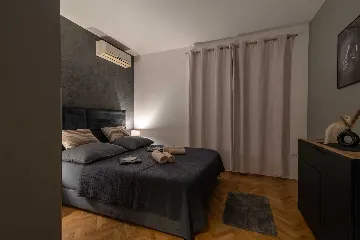 Trogir 2-Bedroom Apartment with Dedicated Parking