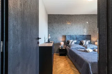 Trogir 2-Bedroom Apartment with Dedicated Parking