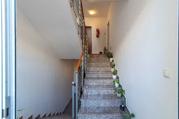 Trogir 2-Bedroom Apartment with Dedicated Parking