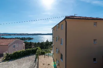 Trogir 2-Bedroom Apartment with Dedicated Parking