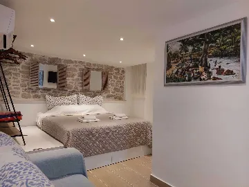 1-Bedroom Apartment in Split for Up to 3 Guests