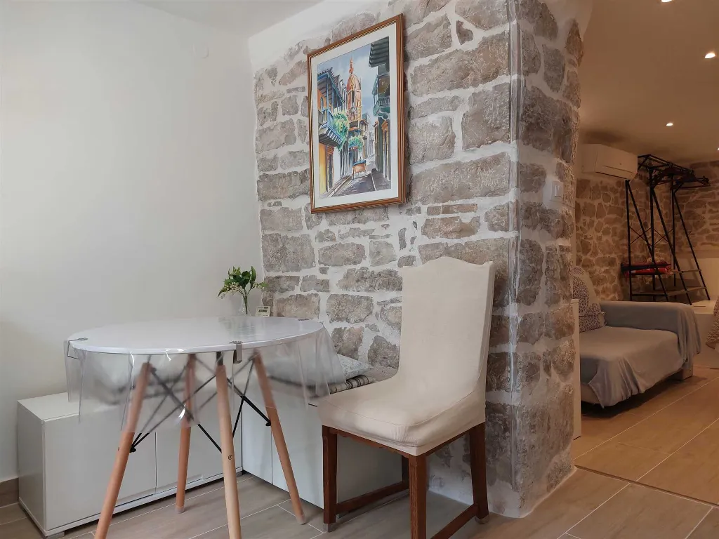 1-Bedroom Apartment in Split for Up to 3 Guests