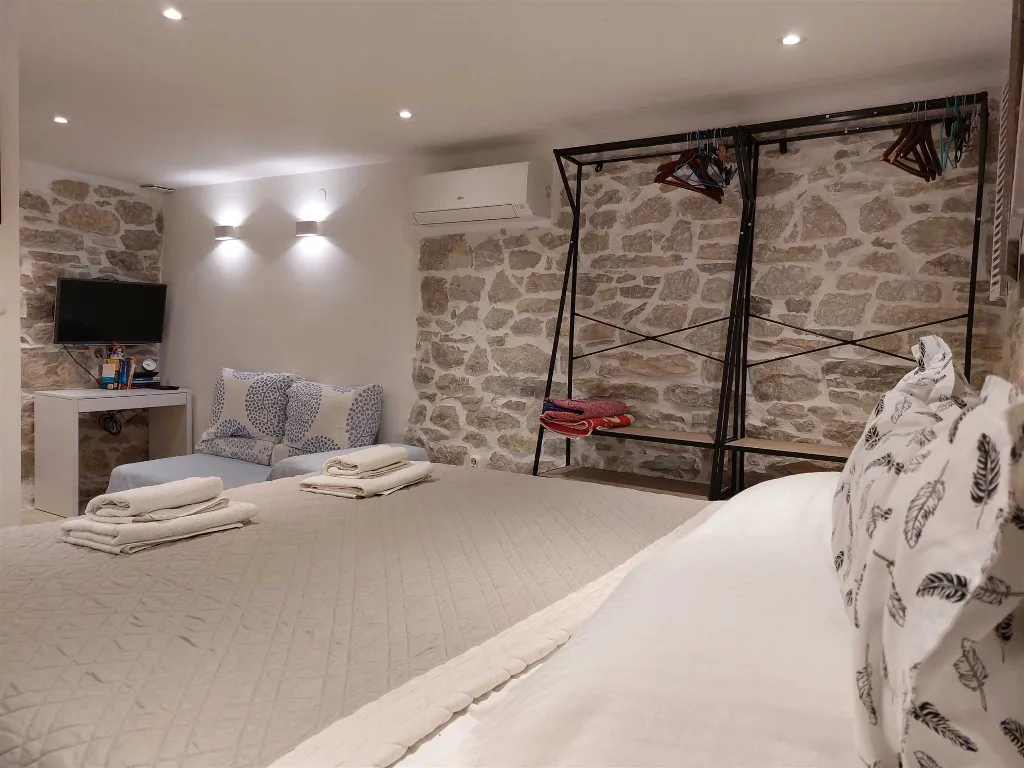 1-Bedroom Apartment in Split for Up to 3 Guests