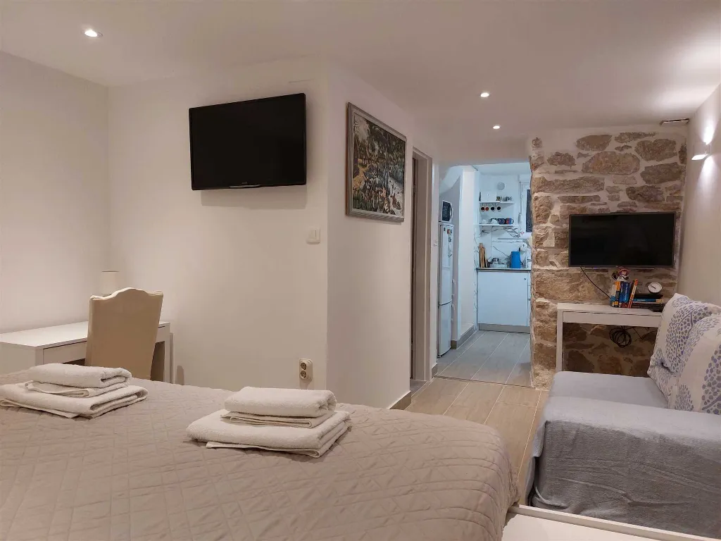 1-Bedroom Apartment in Split for Up to 3 Guests