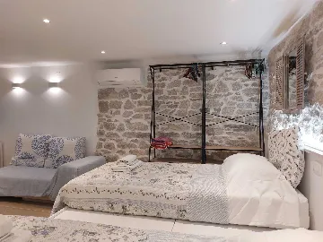 1-Bedroom Apartment in Split for Up to 3 Guests