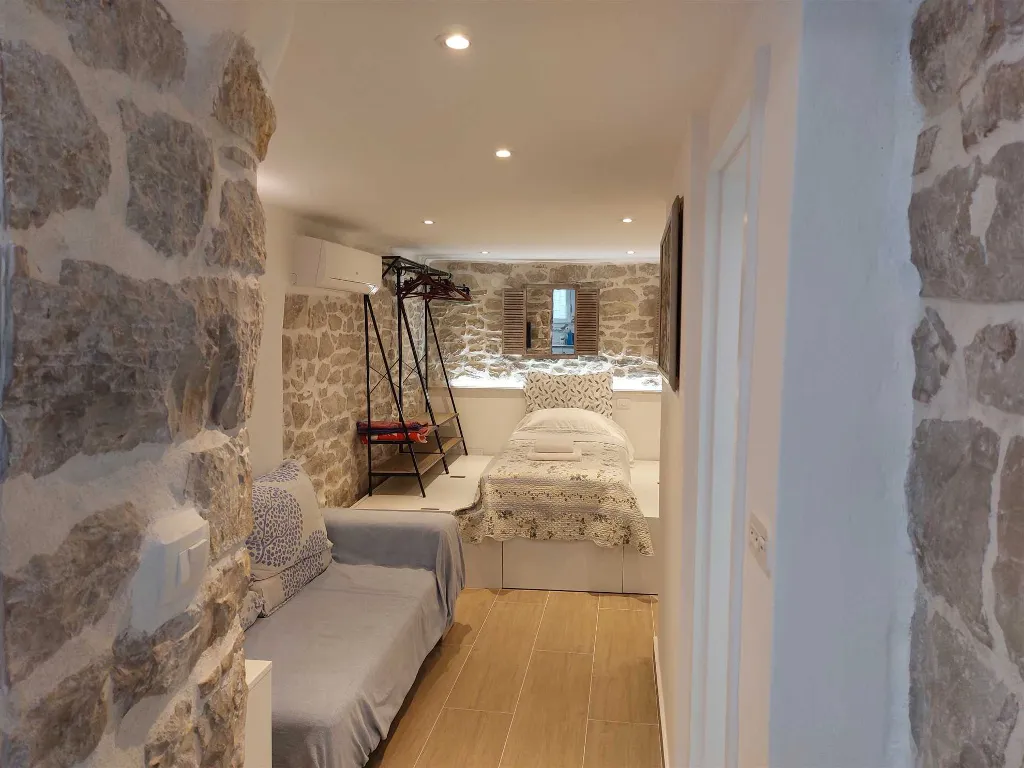 1-Bedroom Apartment in Split for Up to 3 Guests