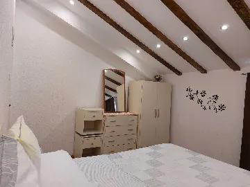 1-Bedroom Apartment in Split for 2–3 Guests