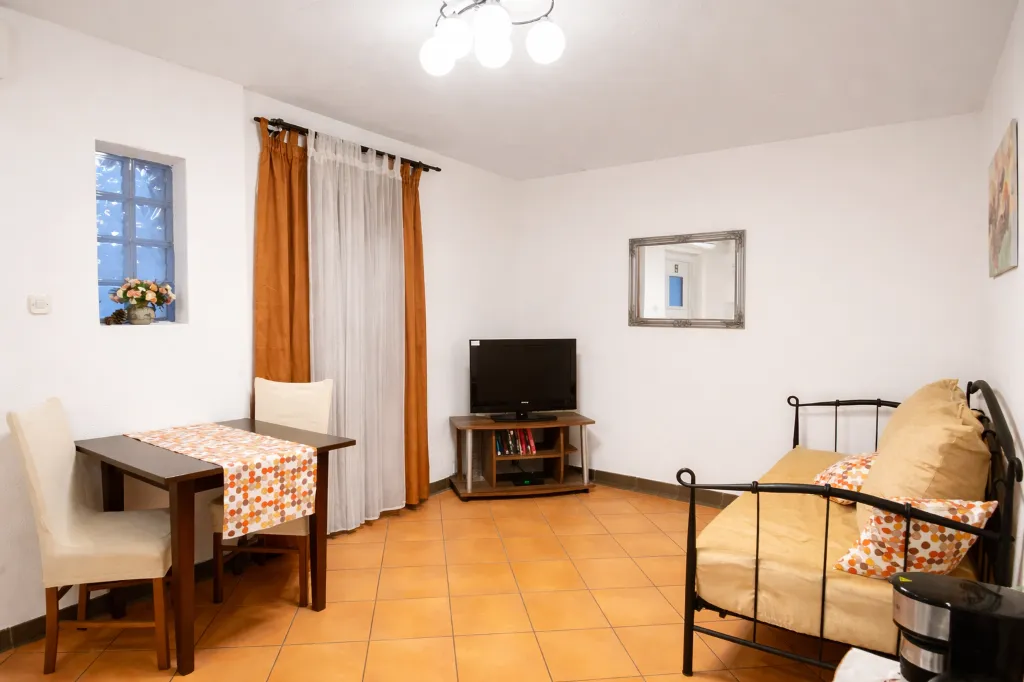 1-Bedroom Apartment in Split for 2–3 Guests