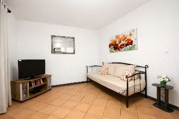 1-Bedroom Apartment in Split for 2–3 Guests