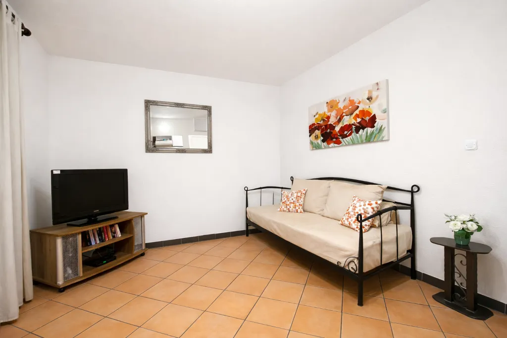 1-Bedroom Apartment in Split for 2–3 Guests