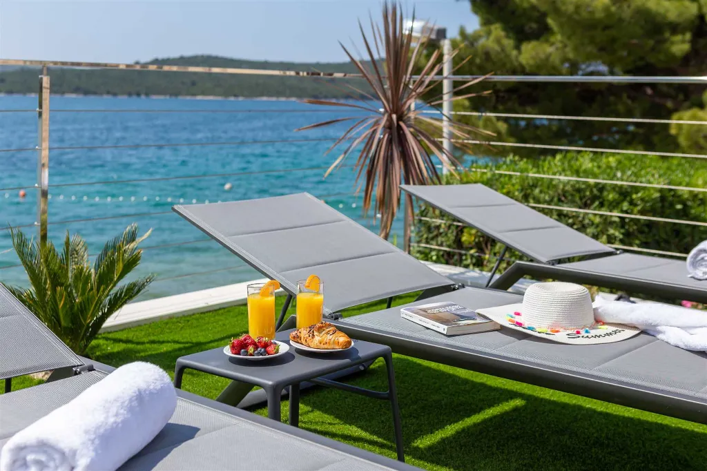 Žaborić Holiday House with Heated Pool for 12