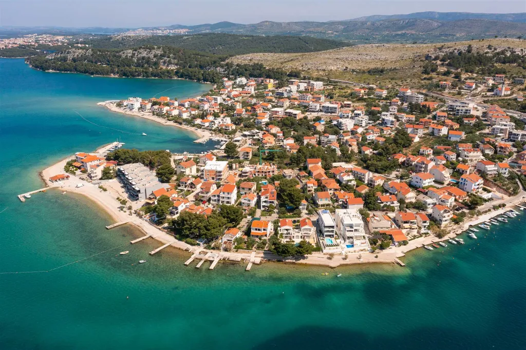 Žaborić Holiday House with Heated Pool for 12