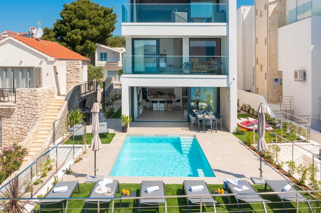 Žaborić Holiday House with Heated Pool for 12