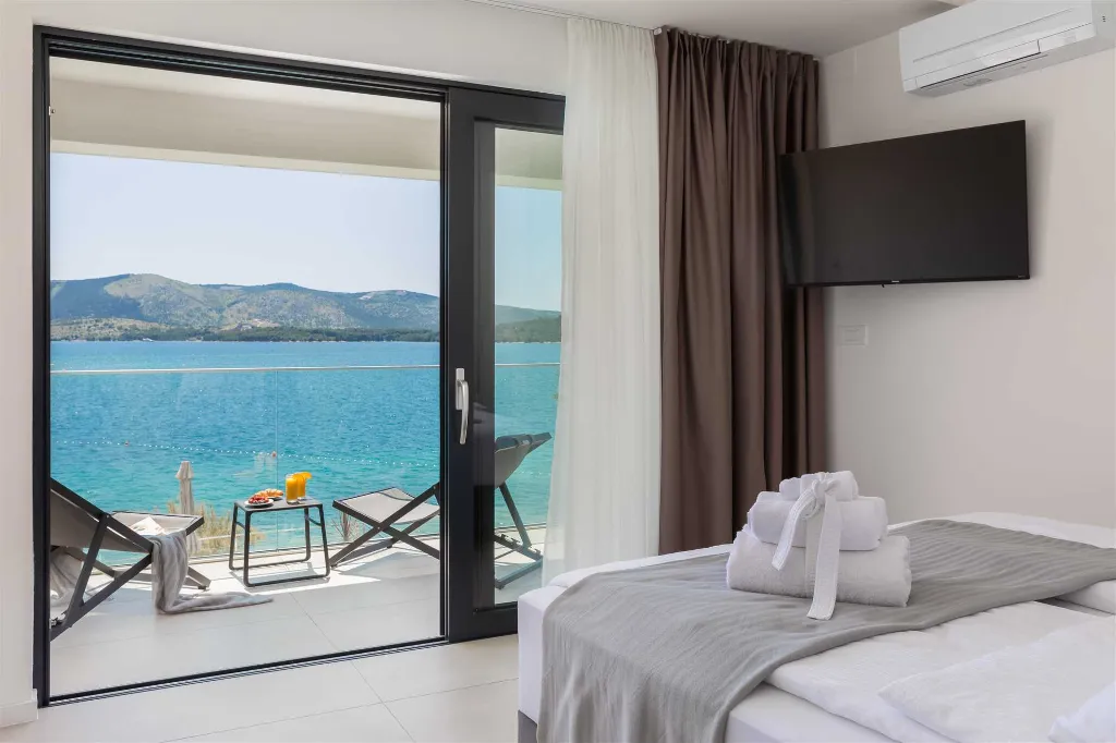 Žaborić Holiday House with Heated Pool for 12