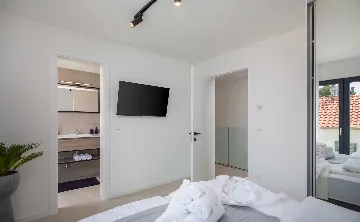 Žaborić Holiday House with Heated Pool for 12