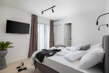 Žaborić Holiday House with Heated Pool for 12