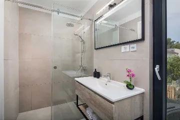 Žaborić Holiday House with Heated Pool for 12