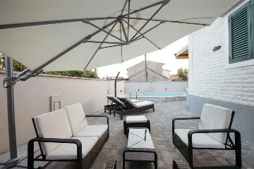 Holiday House in Privlaka (4 Bedrooms), Sleeps 8-10