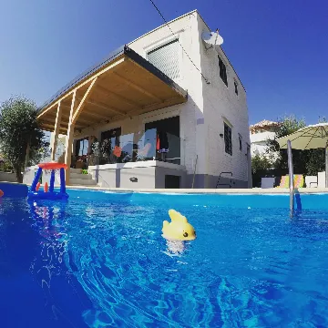 Holiday House in Privlaka (4 Bedrooms), Sleeps 8-10