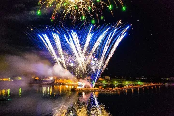 Holiday House in Privlaka (4 Bedrooms), Sleeps 8-10