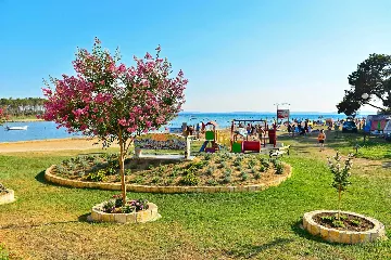 Holiday House in Privlaka (4 Bedrooms), Sleeps 8-10