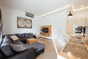 Holiday House in Privlaka (4 Bedrooms), Sleeps 8-10