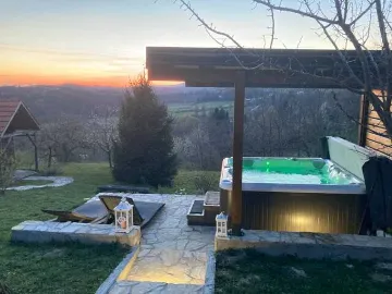 Prhoć Holiday House with 2 Bedrooms for 6