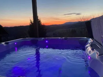 Prhoć Holiday House with 2 Bedrooms for 6