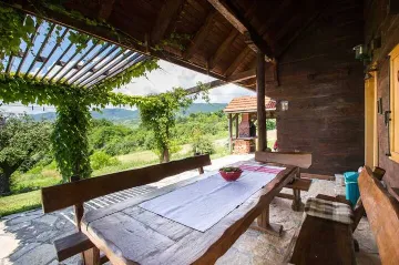 Prhoć Holiday House with 2 Bedrooms for 6