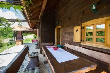 Prhoć Holiday House with 2 Bedrooms for 6