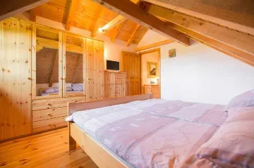 Prhoć Holiday House with 2 Bedrooms for 6