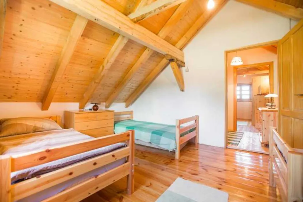 Prhoć Holiday House with 2 Bedrooms for 6
