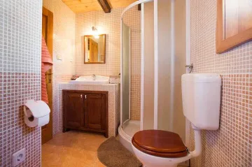 Prhoć Holiday House with 2 Bedrooms for 6