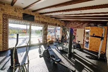 8-Bedroom Villa for 16 Guests in Poljica