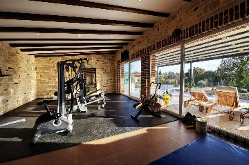 8-Bedroom Villa for 16 Guests in Poljica