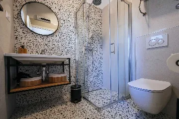 8-Bedroom Villa for 16 Guests in Poljica