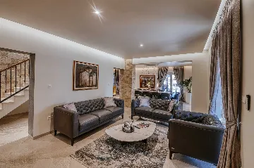 8-Bedroom Villa for 16 Guests in Poljica