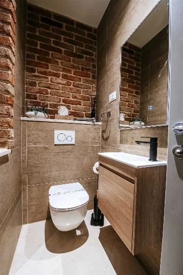 8-Bedroom Villa for 16 Guests in Poljica