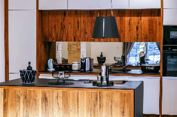 8-Bedroom Villa for 16 Guests in Poljica