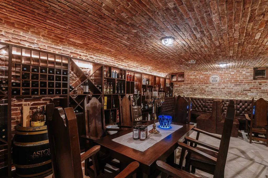 8-Bedroom Villa for 16 Guests in Poljica