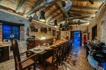 8-Bedroom Villa for 16 Guests in Poljica