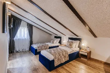 8-Bedroom Villa for 16 Guests in Poljica