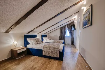 8-Bedroom Villa for 16 Guests in Poljica
